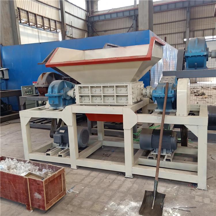 發(fā)往寧夏的金屬撕碎機(jī)現(xiàn)場